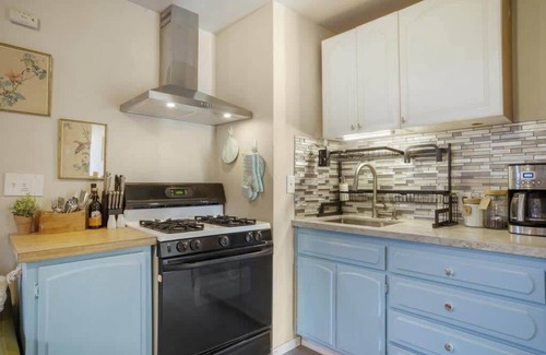 Point Loma Cottage | The Avocado Hut- Private Guesthouse, HOT TUB!