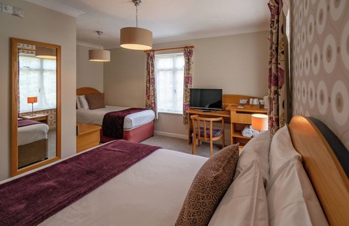 Christchurch Hotel | The Avon Causeway Hotel