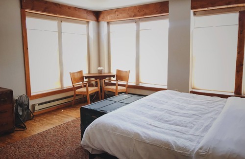Silverton Hotel | The Avon