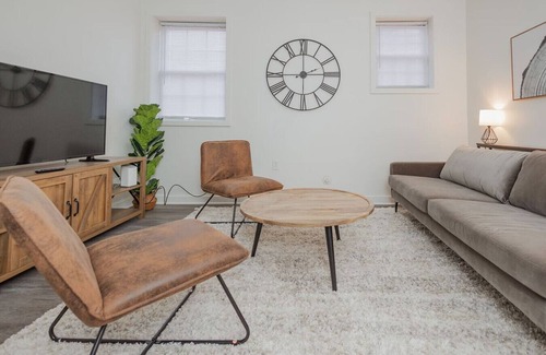 Martinsburg Apartment | The Awesome Abode- 2 bedroom apartment