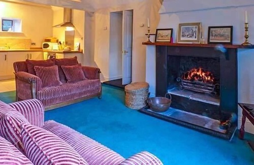 Hinton Cottage | THE AYLESBURY COTTAGE, luxury holiday cottage in Hinton