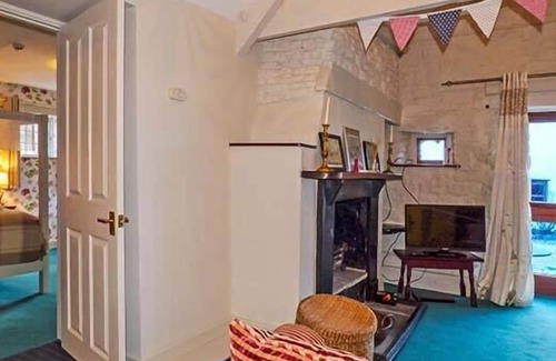 Hinton Cottage | THE AYLESBURY COTTAGE, luxury holiday cottage in Hinton