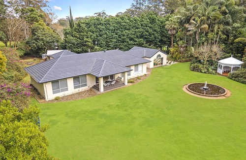 North Tamborine House | The Azalea