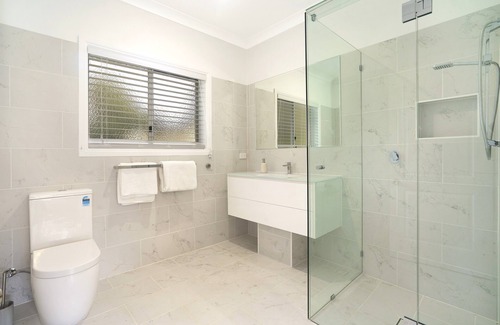 North Tamborine House | The Azalea