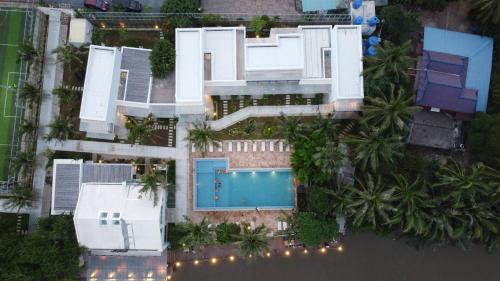 Kampot Resort | The B Resort