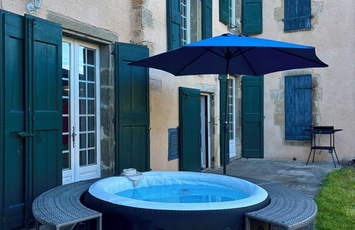 Mirepoix House | The Babouz Cottage, 4*, entire house in the heart of Mirepoix and Cathars area