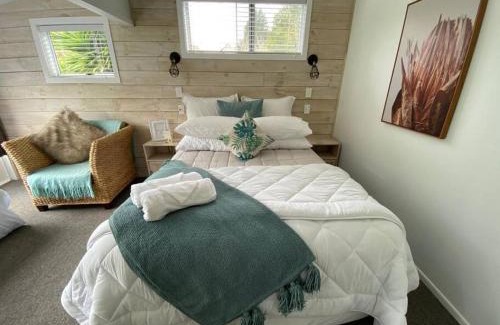 Tapu House | The Bach at Tapu - Family & Fisherman's Paradise