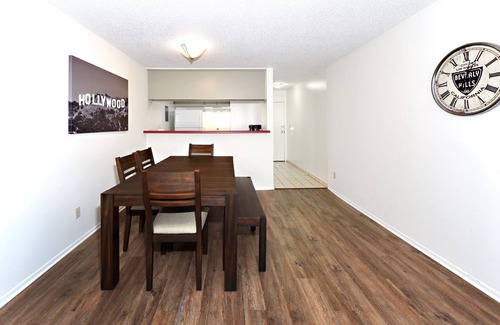 Palms House | The Bagley #211