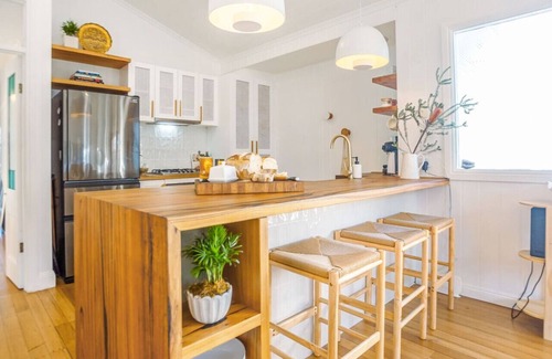 Belmont House | The Bail - Belmont/Pet Friendly