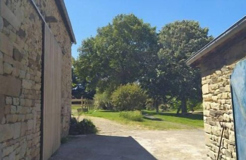 Tremblay House | The bakery lives in the countryside near hiking trails