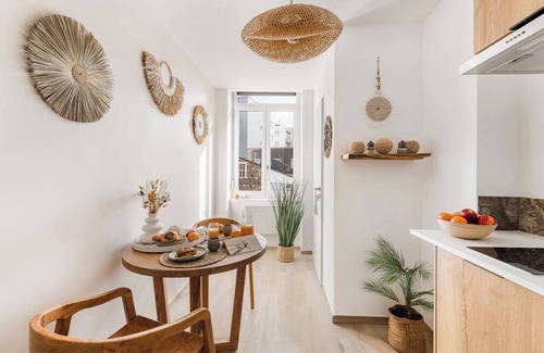 Le Soleil Apartment | The Bali Room Balneo Saint Etienne