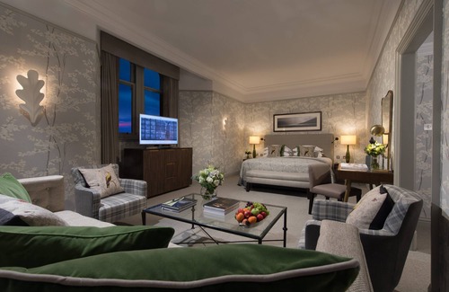 New Town Hotel | The Balmoral Hotel