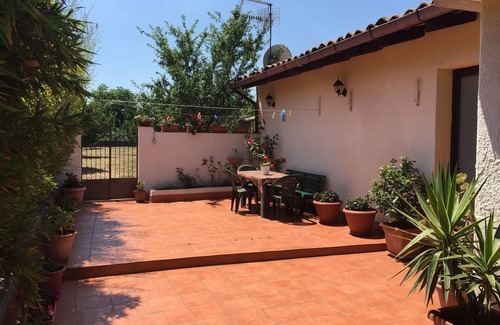 Santa Venerina House | "The Bamboo House"