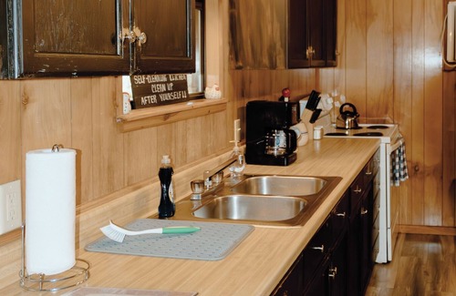Rio Frio Cabin | The Bandera Cabin 3BD/1Bath @ Whiskey Mountain - Great Location!