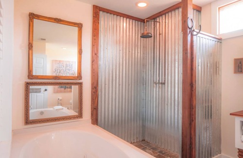Round Top Bed & Breakfast | The Bandita Room - Wander Inn