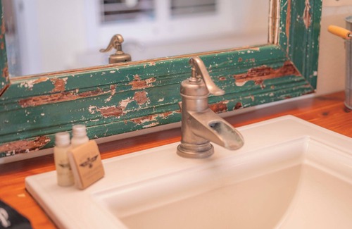 Round Top Bed & Breakfast | The Bandita Room - Wander Inn