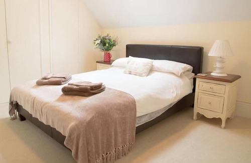 Chipping Campden House | The Bantam Tea Rooms & Guest House