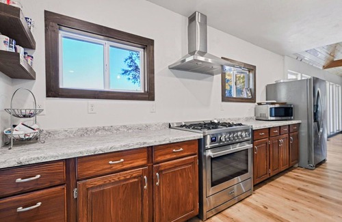 Pickerel House | The Bar at Breakaway Bay Properties