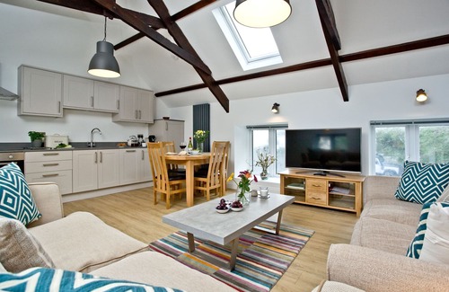 Torcross Cottage | The Barn, 21 At The Beach - a cottage that sleeps 4 guests in 2 bedrooms