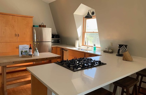 Mount Vernon House | The Barn Apartment at Avon Acres - Amazing View, incredible Sunsets and HOT TUB!