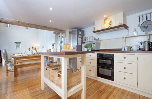 Clearbrook House | The Barn at Yeoland House - sleeps 5 guests in 3 bedrooms