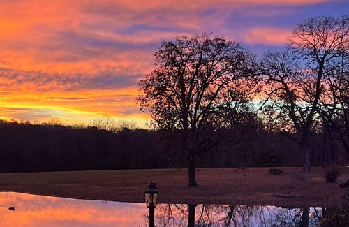 Bentonville House | The Barn Door-near bike trails, Bentonville attractions, quiet and serene.