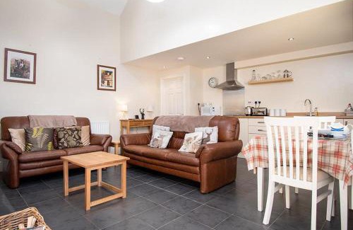 Llanuwchllyn House | The Barn