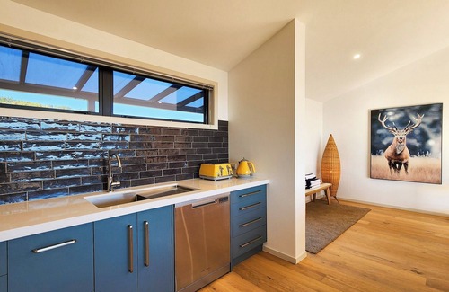 Hot Water Beach House | The Barn Hot Water Beach, The Barn Hot Water Beach