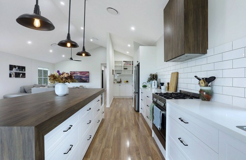 Bolwarra House | The Barn House - 30 mins to Hunter Valley Vineyards