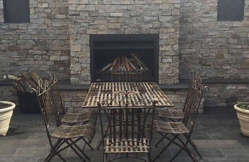 Montrose House | The Barn House - Montrose