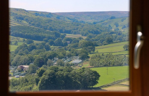 Lofthouse Cottage | THE BARN, luxury holiday cottage, with a garden in Pateley Bridge