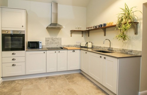 Stanton Upon Hine Heath Cottage | THE BARN, pet friendly, character holiday cottage in Shawbury