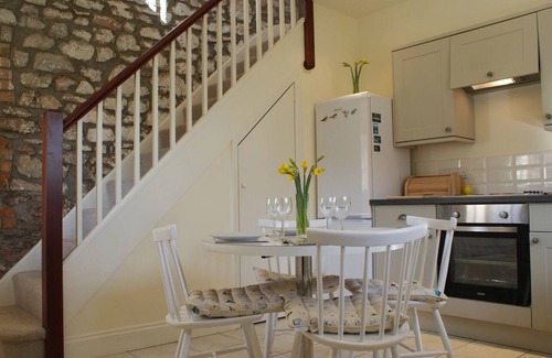 Axbridge Cottage | THE BARN, pet friendly, country holiday cottage in Compton Bishop