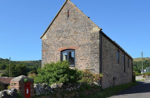 Axbridge Cottage | THE BARN, pet friendly, country holiday cottage in Compton Bishop