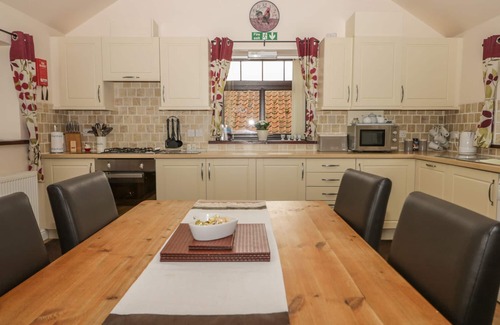 Buckton Cottage | THE BARN, pet friendly, character holiday cottage in Burton Fleming