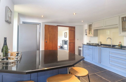 Tunstead Cottage | THE BARN, pet friendly, with pool in Hoveton & Wroxham