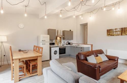 Neath House | The Barn-Uk32860