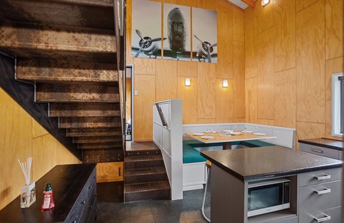 Waihi House | The Barn - Waihi Holiday Home