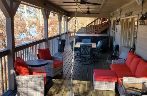 Arley House | The Barnacle House-Close to water Quality Fun!