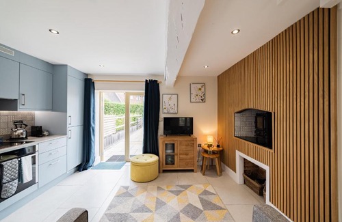 Freefolk Apartment | The Barrel Room at The Northbrook Arms
