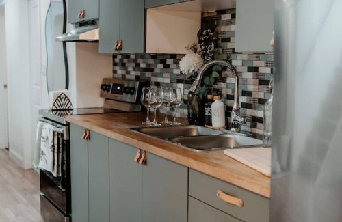 Barrie House | The Barrie Nook- 2 Bed-Coffee Bar-Reading Nook