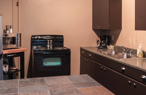 Fairbury Apartment | The Barrington 1BR apartment in historical downtown