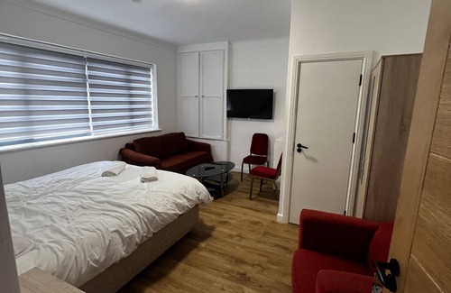 Oakleigh Hotel | The Barrington Hotel