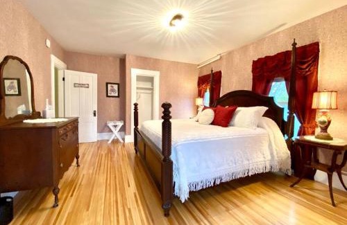 Bartlett House | The Bartlett Village House