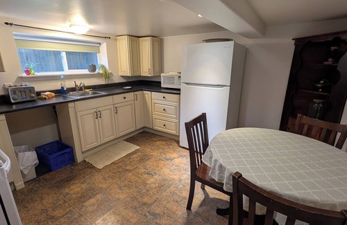 Courtenay Apartment | The Basecamp - a cozy quaint 1-bedroom suite in Courtenay close to downtown