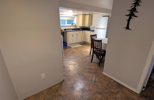 Courtenay Apartment | The Basecamp - a cozy quaint 1-bedroom suite in Courtenay close to downtown