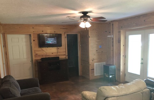 Zavalla House | The Bass Barn - Located Minutes From the Boat Ramp.