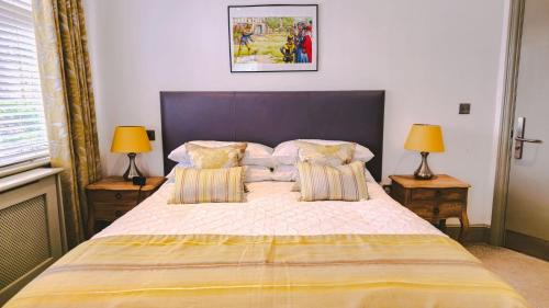 Canterbury Bed & Breakfast | The Bat and Ball