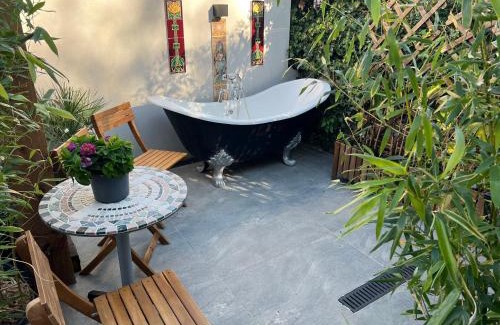 Newcastle House | The Bath House & Sauna Garden - 2b Bath Lane