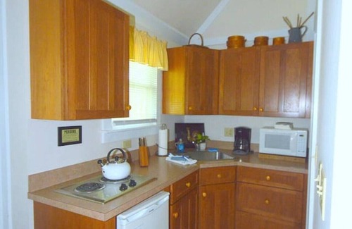 Berkeley Springs Cabin | The Bathkeepers Cottage